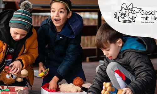drei_jungen_packen_ihre_geschenke_voller_begeisterung_aus2-rusnk4p0st1zk94vmxqk8uarnc26ornrg2lbog9r5k
